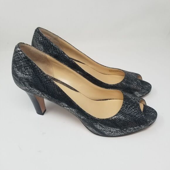 COLE HAAN PEEP TOE HEELS. BLACK SILVER TEXTURE. SIZE 9B. - Picture 8 of 16